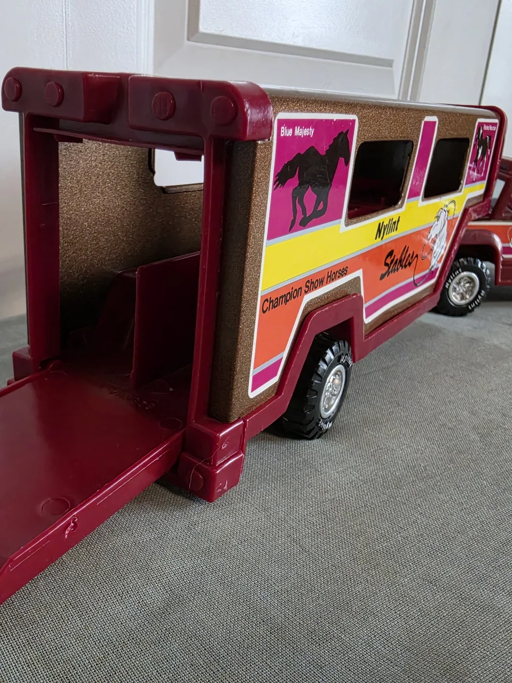 Kids vintage 90's nylint stables metal Horse truck and trailer Toy